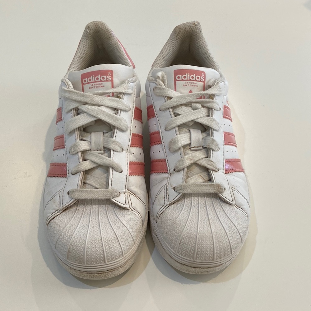 Adidas superstar pink tennis shoes, big girl size 4, women’s size 6